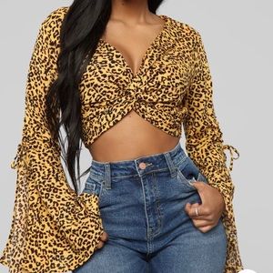 Twist Front Cropped Top.